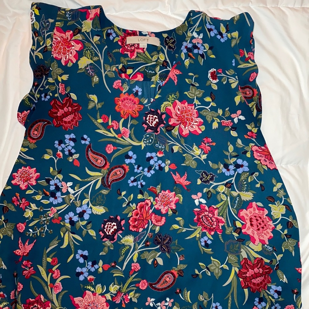 Pretty LOFT top! XL